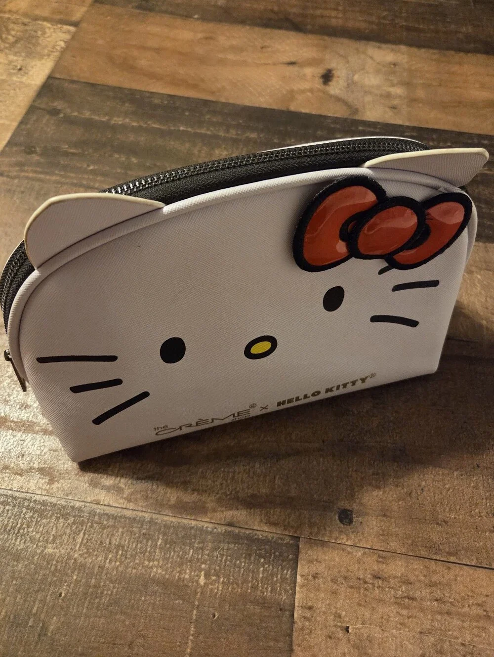 New The CREME shop X HELLO KITTY San Rio Makeup Cosmetics Toiletries Travel Bag